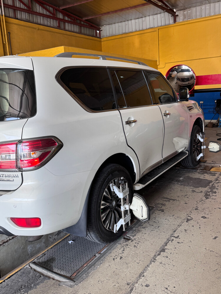 nissan patrol LE 2012  - 2