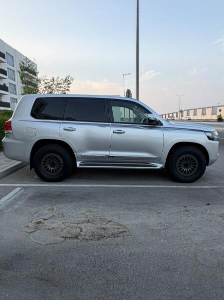 LAND CRUISER GXR V8 309KM QR98K - 4