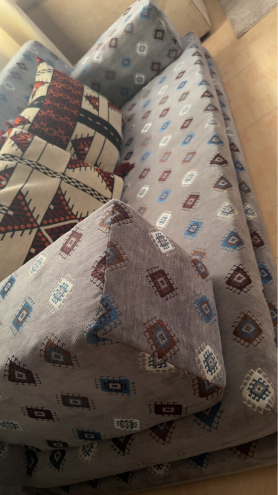 جلسة بحالة ممتازة للبيع  - 1