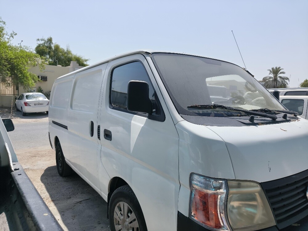 Nissan urban - 2