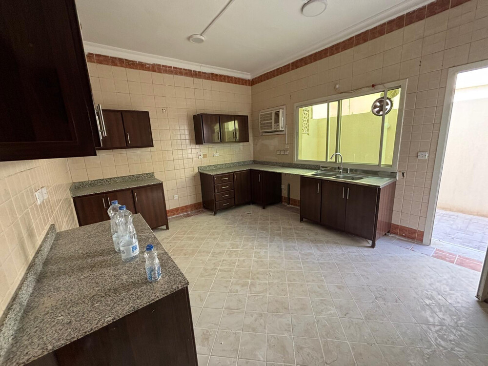 excellent 5BR villa in Al gharafa - 2