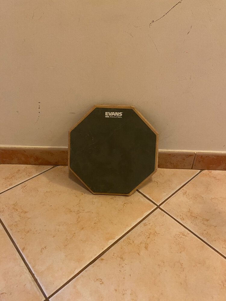 Drums.. pad and holder - 5