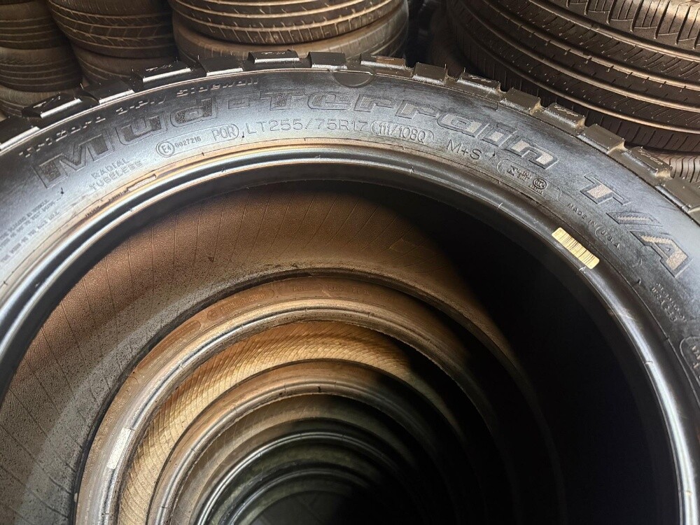 255/75/17 " BF Goodrich tyre " USA - 6