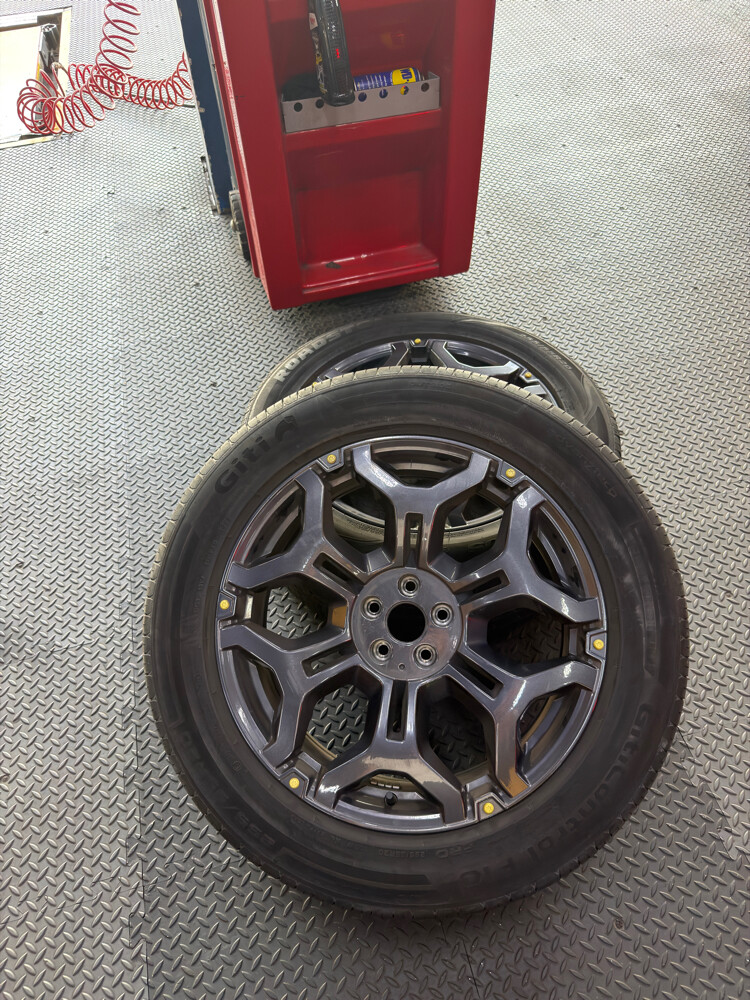 4 rims with tyres jetour t2 - 1