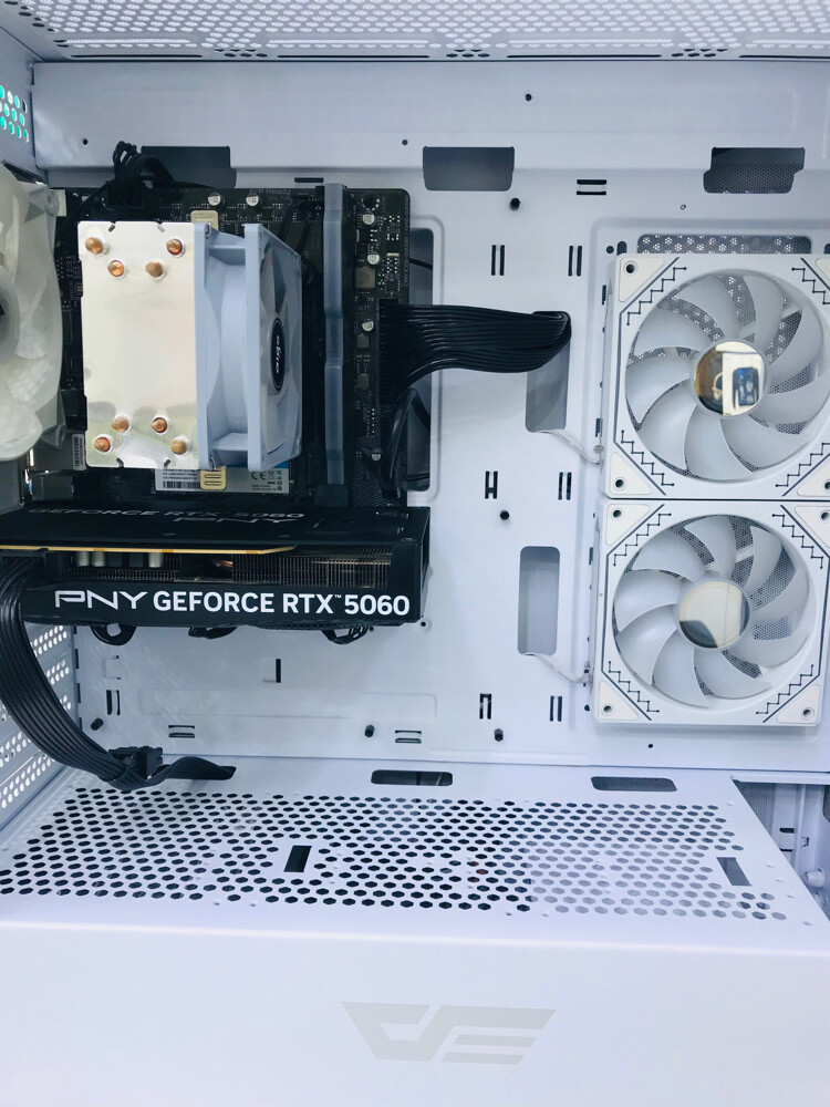 Gaming pc rtx5060 - 7