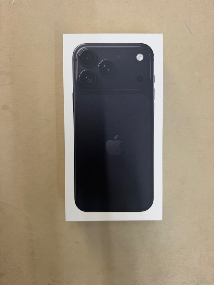 IPhone 18 Pro Max 256 BLCK&BURGUNDY - 2