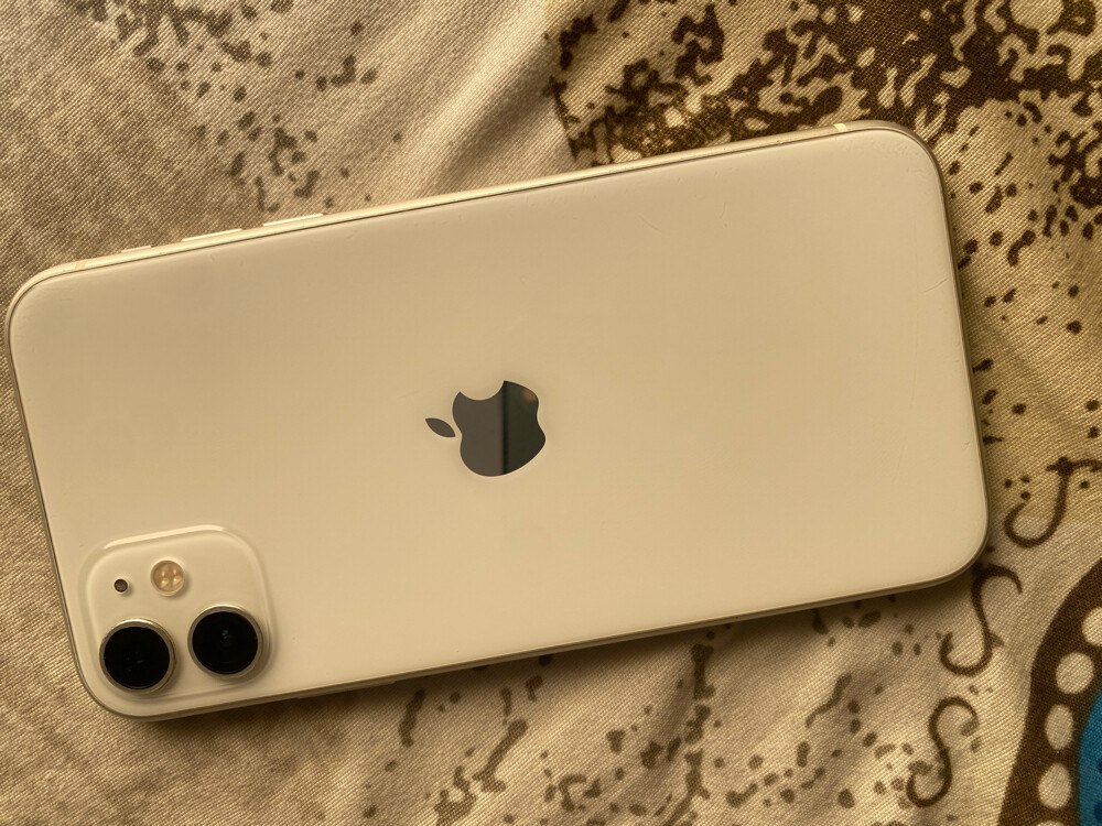 iphone 11 very clean - 1