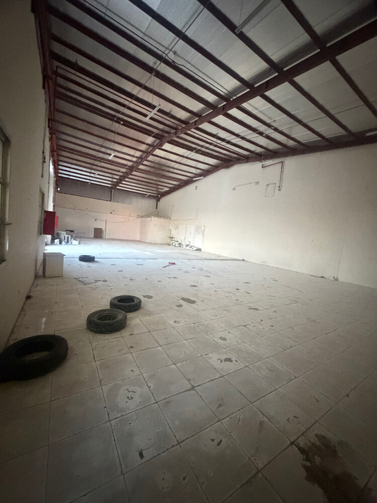 للايجاراستوربالصناعيه320متر10000 - 7