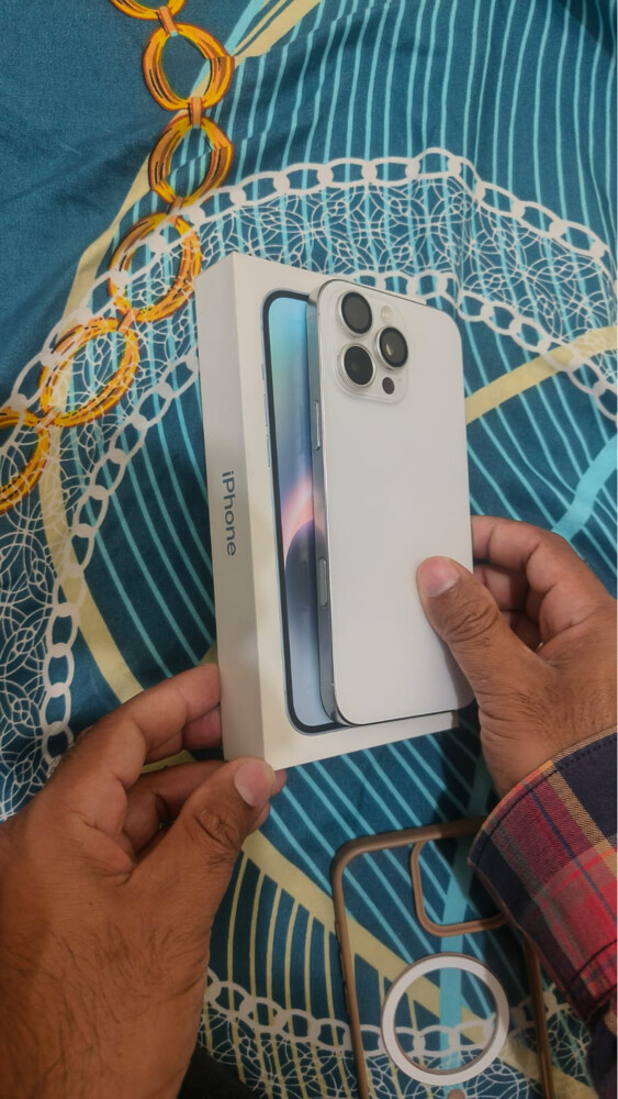 I phone 16 Pro Max 256GB  - 6