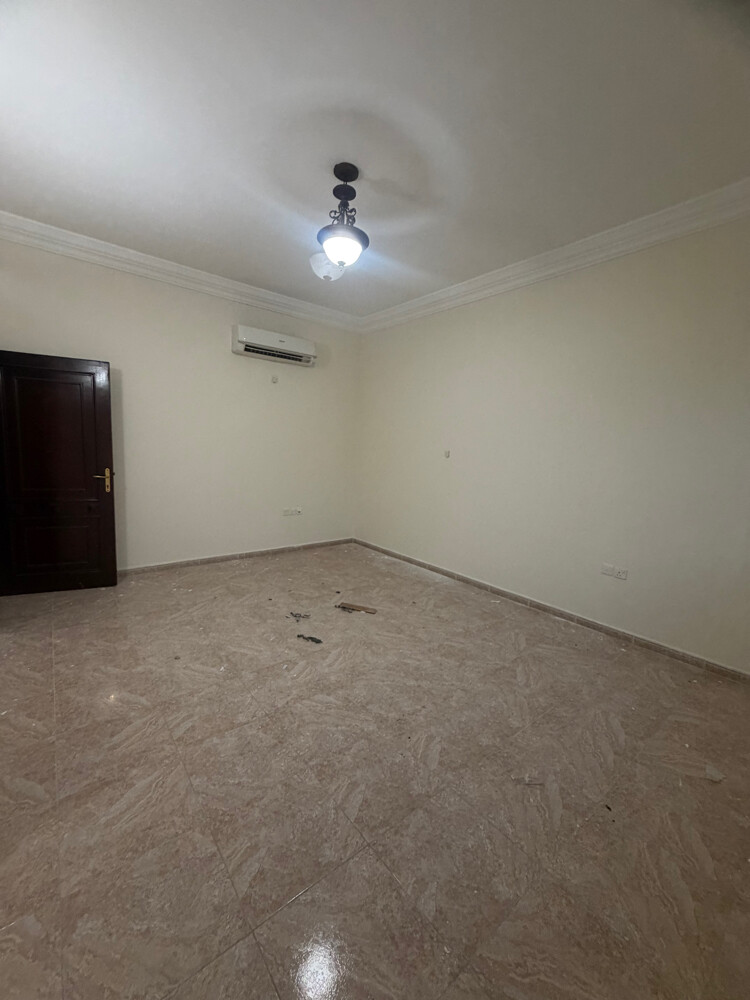 للايجارفيلاالغرافه مجمع4غرف8000 - 22