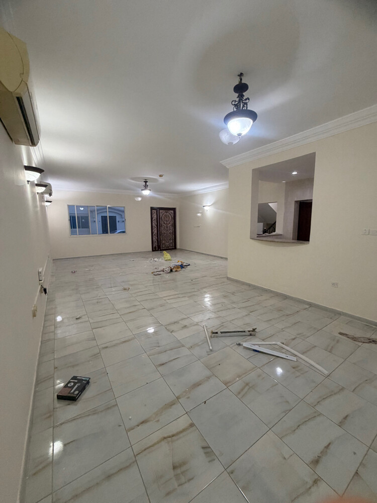 للايجارفيلاالغرافه مجمع4غرف8000 - 5