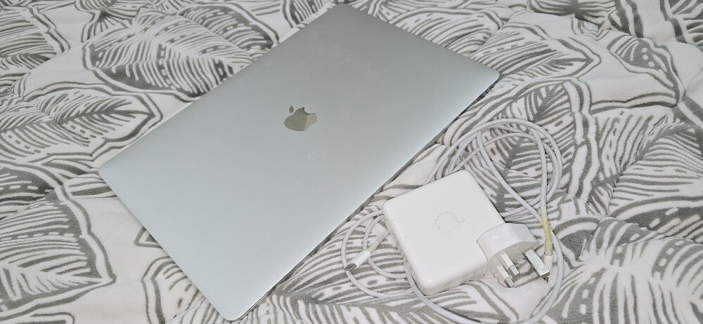 Apple MacBook Pro 15inch 32GB - 2