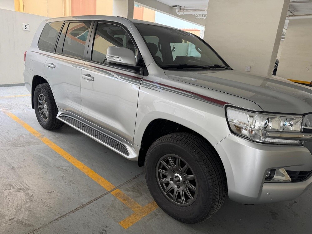 Toyota Land Cruiser GXR V6 - 1