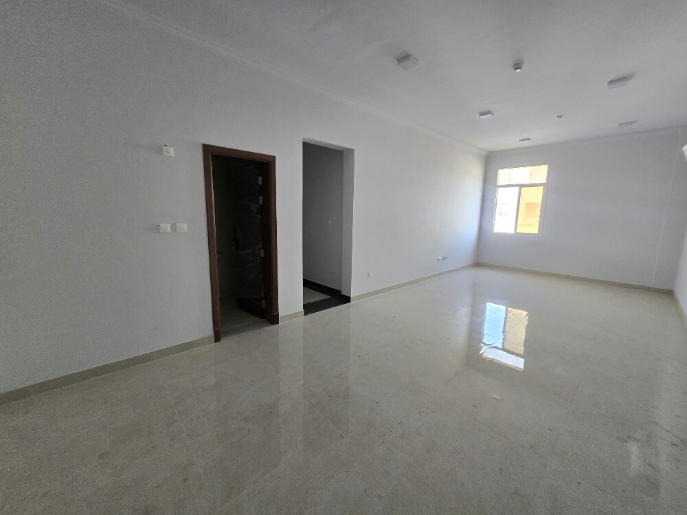 brand new 3 Bhk / Duhail - 4