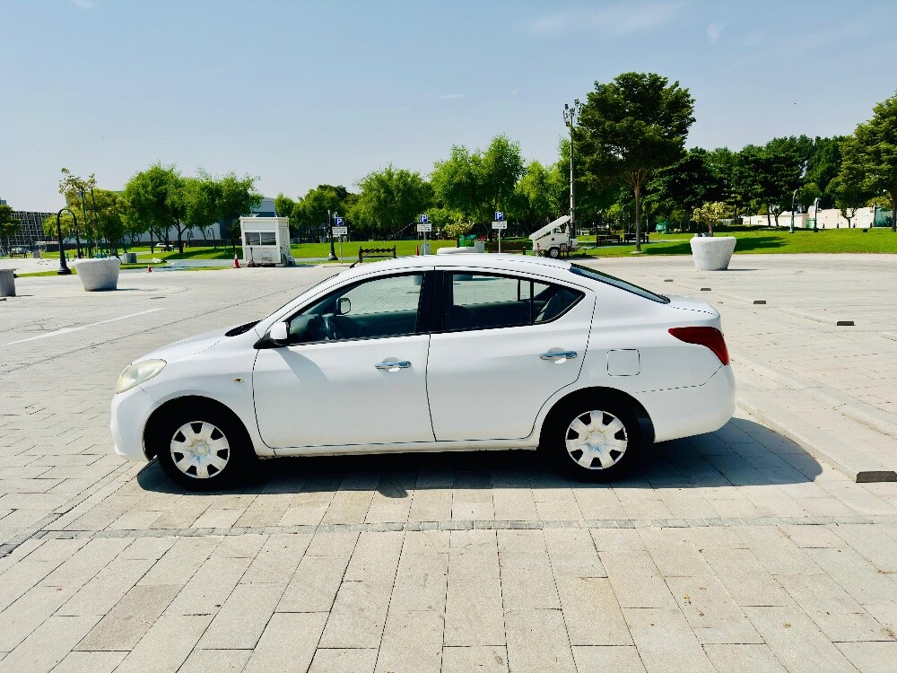 NISSAN SUNNY 2013 - 4