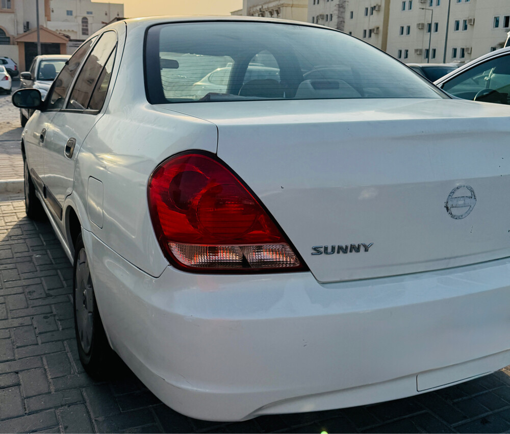 Nissan|Sunny|classic|2011|white - 4