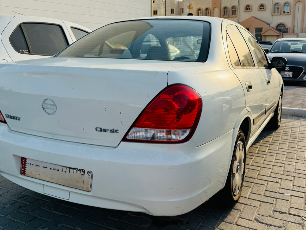 Nissan|Sunny|classic|2011|white - 3