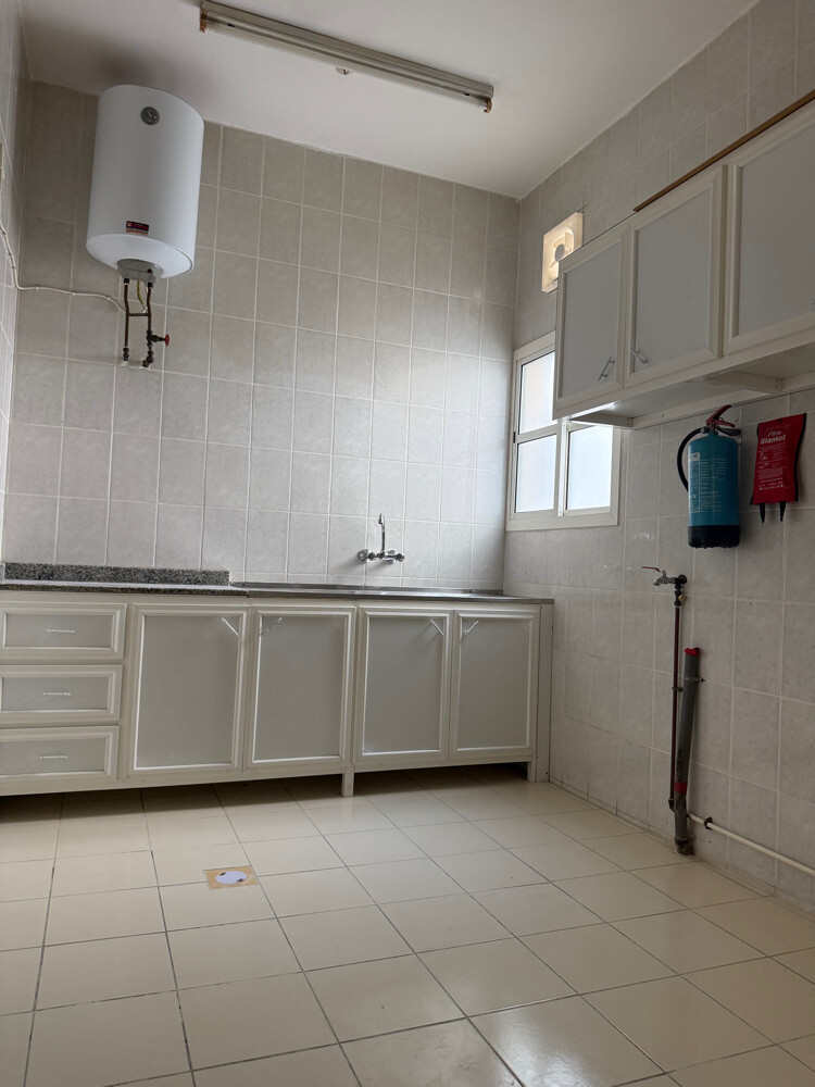 FAMILY APARTMENT (3 BHK), BIN OMRAN - 8