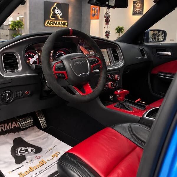 DODGE CHARGER SRT - 8
