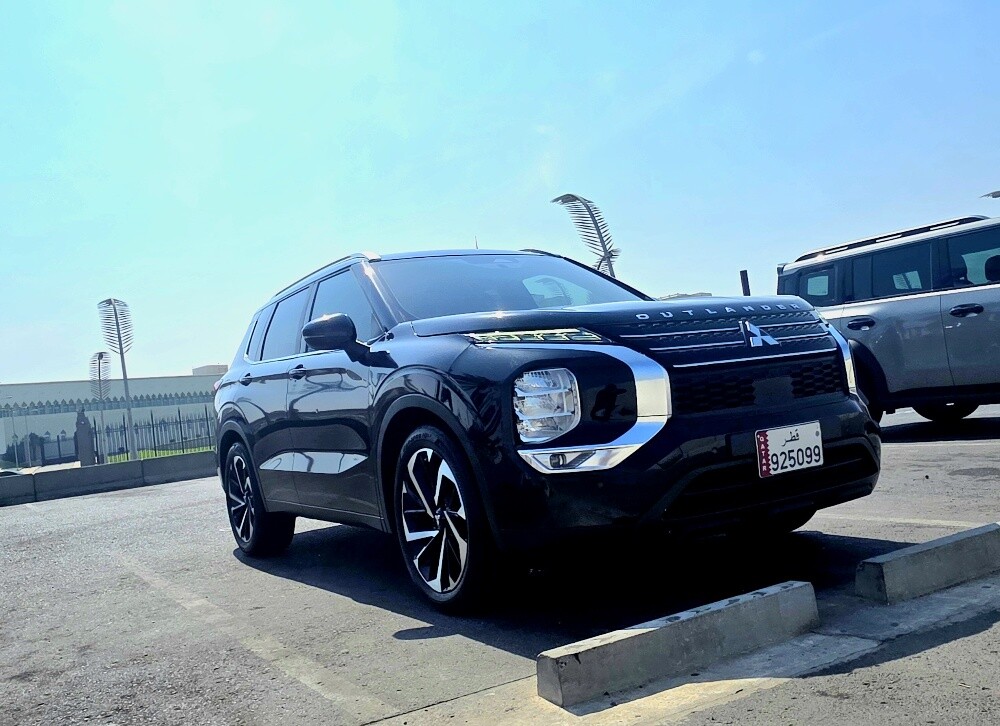 MITSUBISHI OUTLANDER SINGLE OWNER - 1