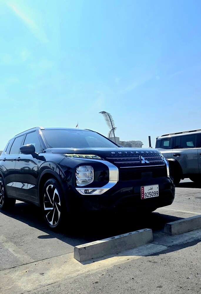 MITSUBISHI OUTLANDER SINGLE OWNER - 2