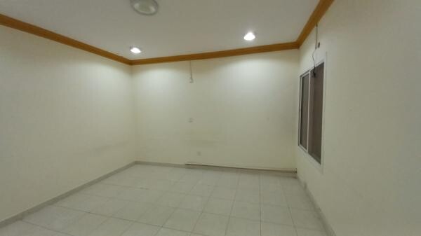 Offices 4 rent Gharafa 3 bhk - 9