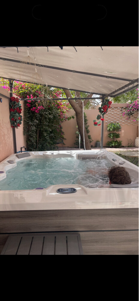 Hot tub - 2