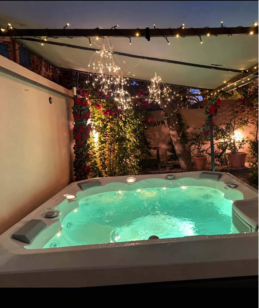 Hot tub - 1