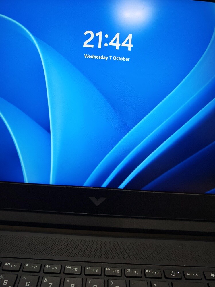 victus gaming laptop AMD processor - 3