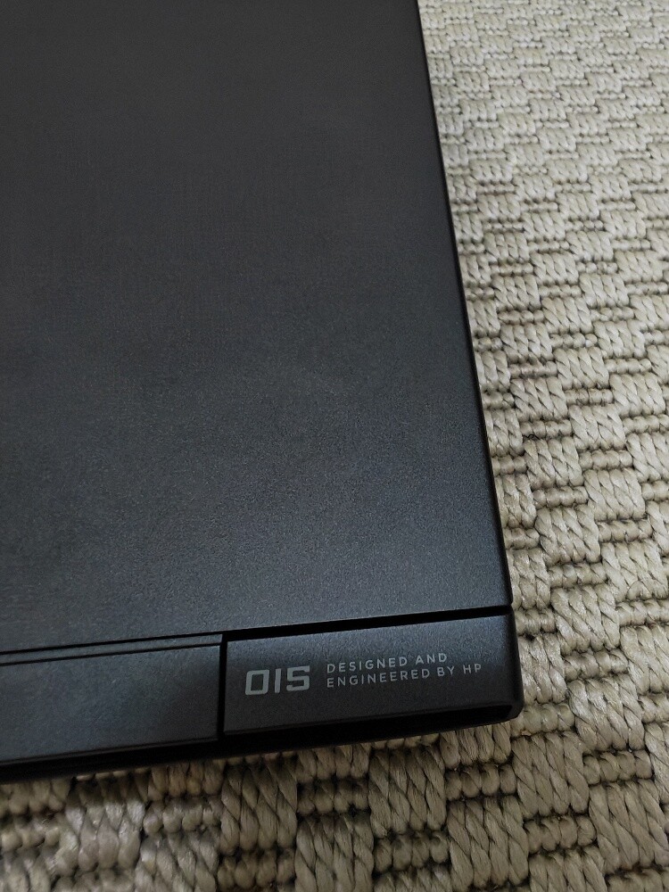 victus gaming laptop AMD processor - 12