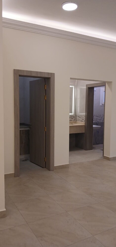 فلا سكنيه للإيجار في الخيسه - 4