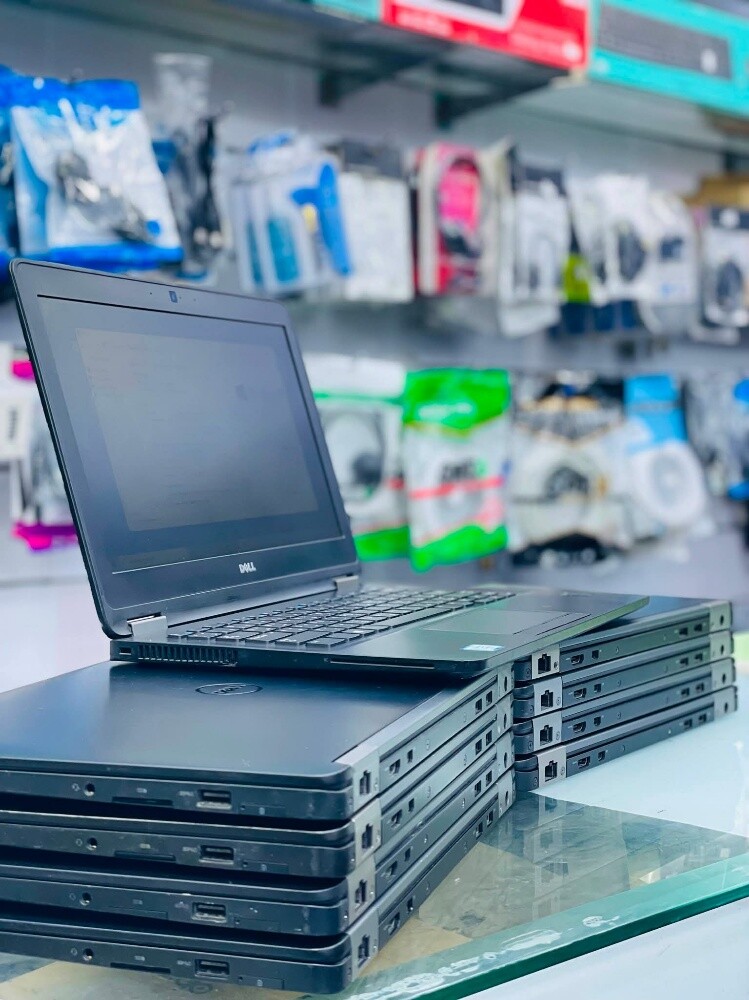 Dell Latitude 7270 – Core i7
Inte - 5