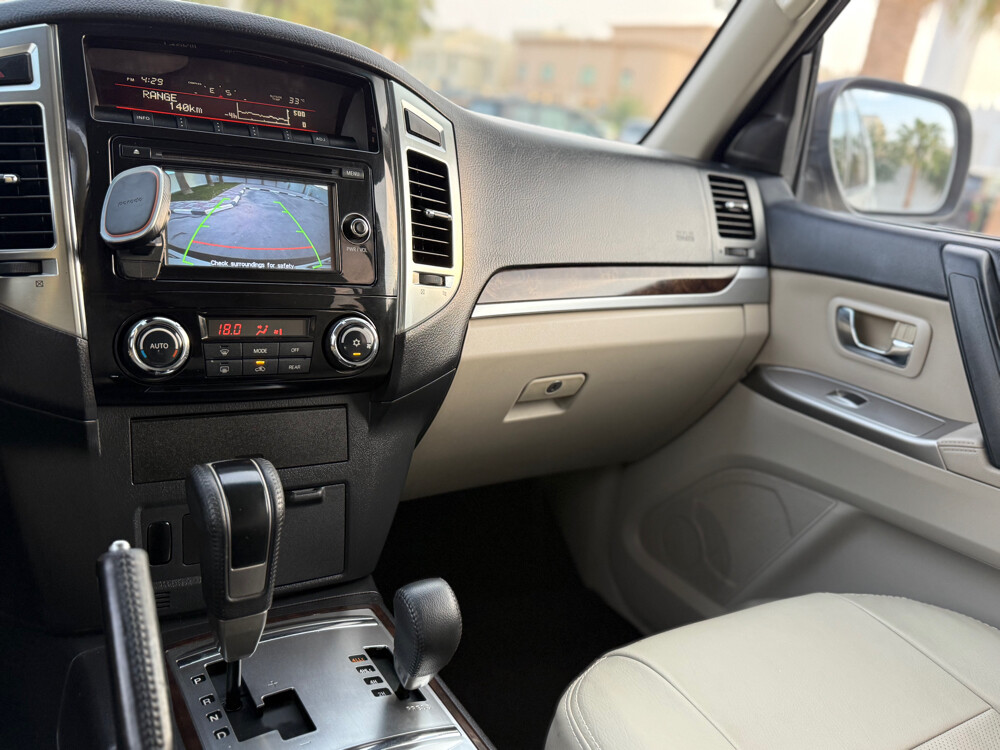 Mitsubishi Pajero 2017 GLS 3.5, 4WD - 10