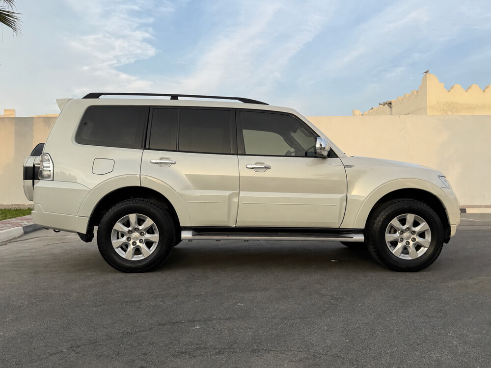 Mitsubishi Pajero 2017 GLS 3.5, 4WD - 7