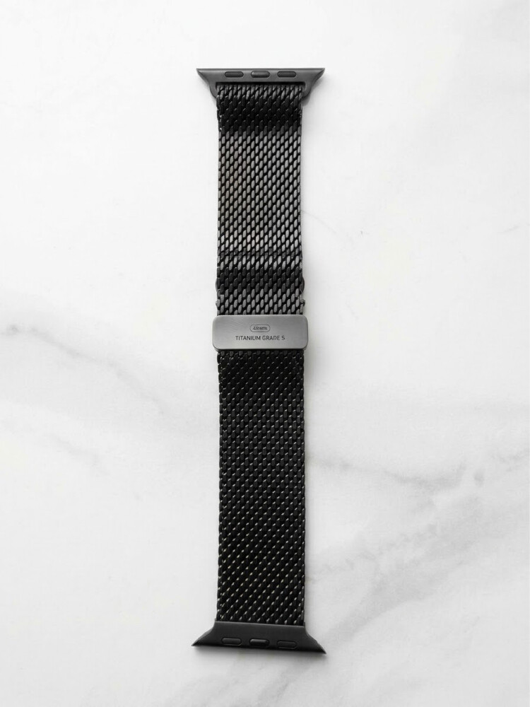 Titanium Milanese loop Apple Watch - 2