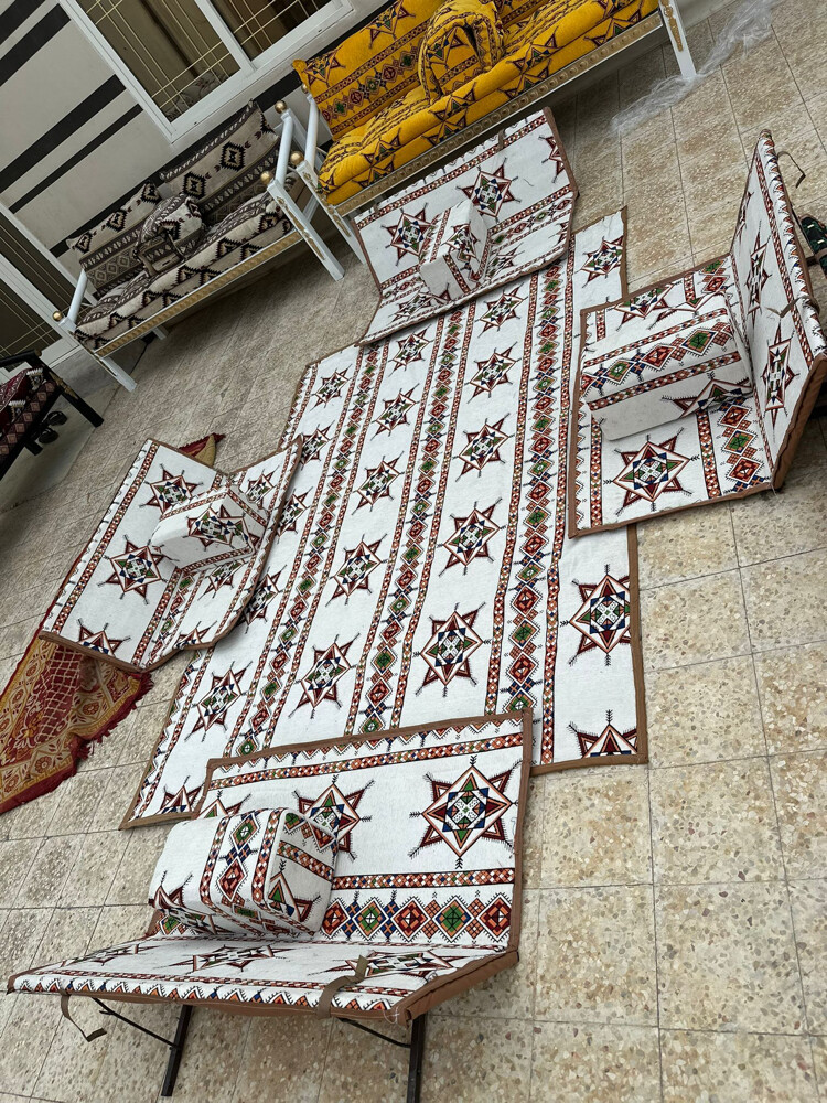 كراسي مع فرش وبدون فرش  - 5