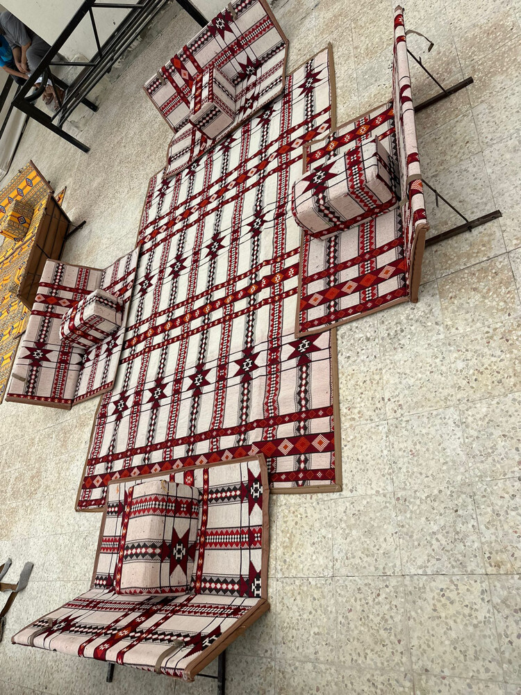 كراسي مع فرش وبدون فرش  - 3