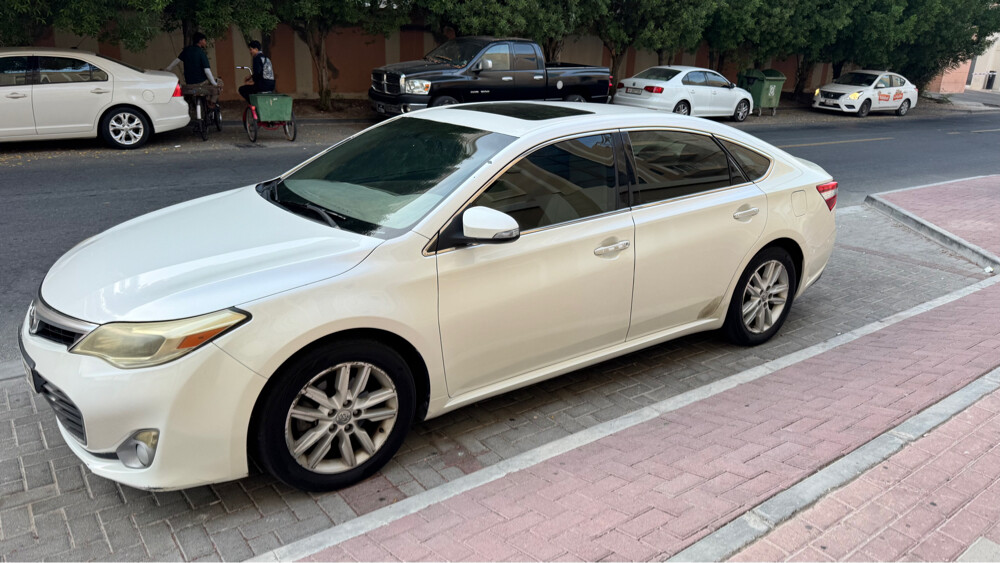 Toyota Avalon - 1