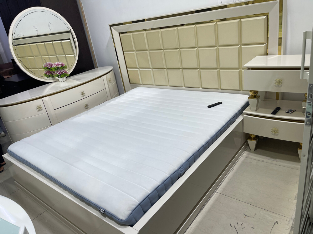 bed seat.  - 3