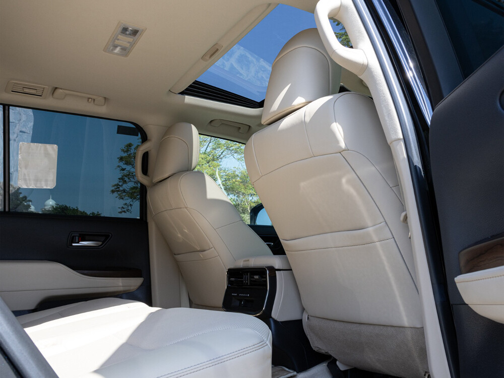  Toyota Land Cruiser GXR  - 2