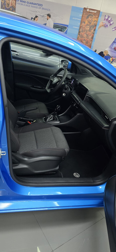 MG3 showroom condition like new 0 accident lady owner under warranty until 2030  - 5