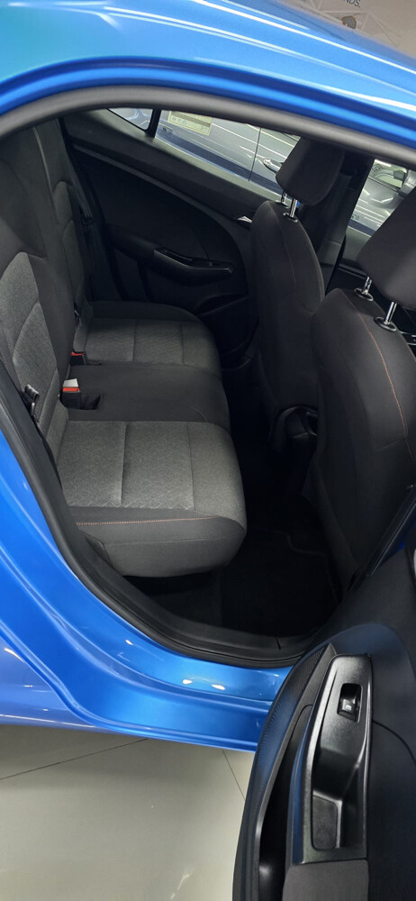 MG3 showroom condition like new 0 accident lady owner under warranty until 2030  - 4