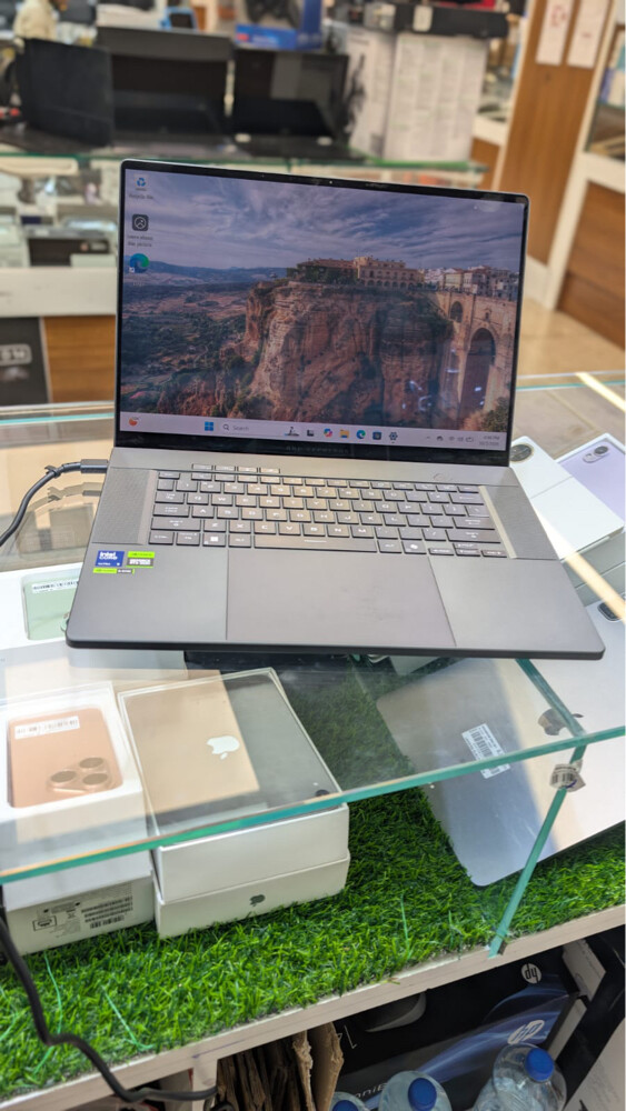 ASUS ROG ZEPHYRUS G16 - 2