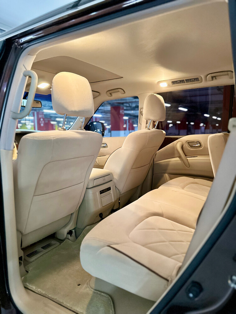 Nissan Patrol V8 low mileage - 9