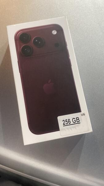iPhone 18 Pro  256GB Burgundy - 1