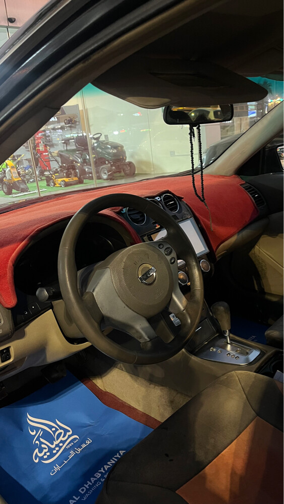 Nissan Altima - 4