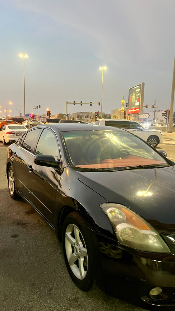 Nissan Altima - 2