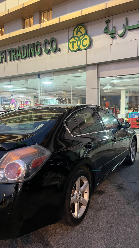Nissan Altima - 5