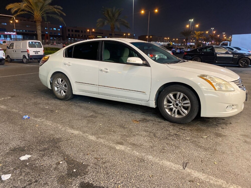 Nissan altima - 4