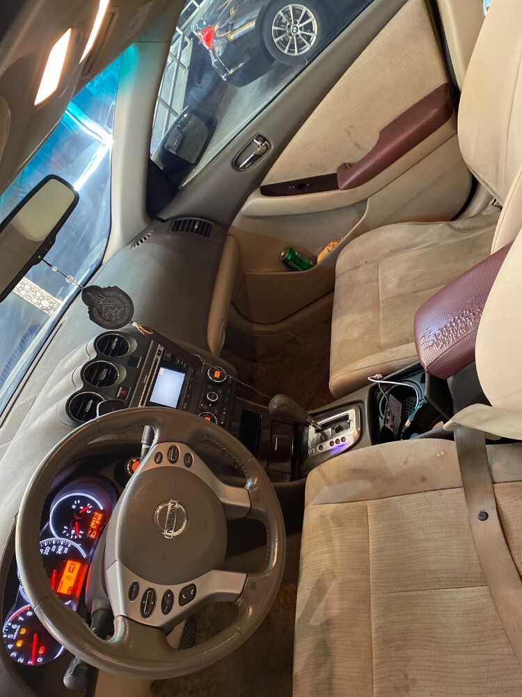 Nissan altima - 2